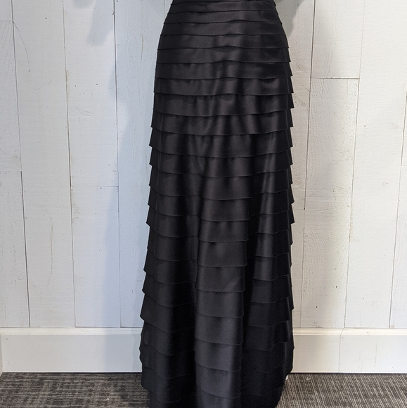 JS Collections Black Satin Folded Pleat Maxi Skirt - Picture 3 of 16